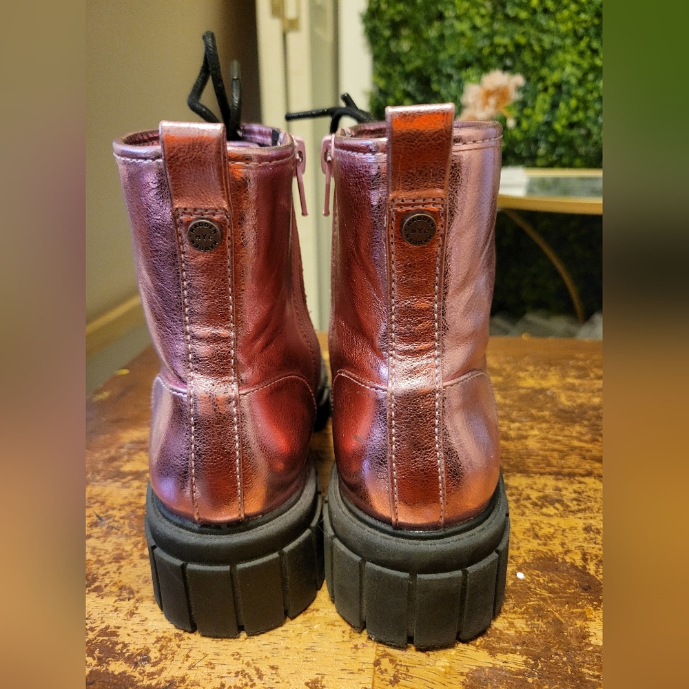 Boots - Picture 4 of 5